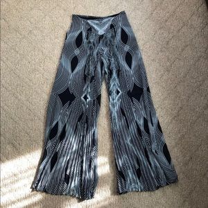 Wide leg pants